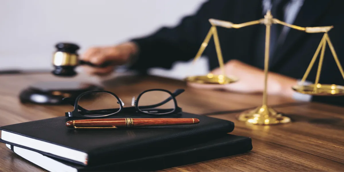 بررسی کامل داوری در قراردادها
