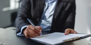 وکیل تنظیم قرارداد